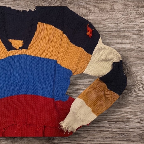 Multi color Cropped Raw Hem Sweater - Picture 5 of 8